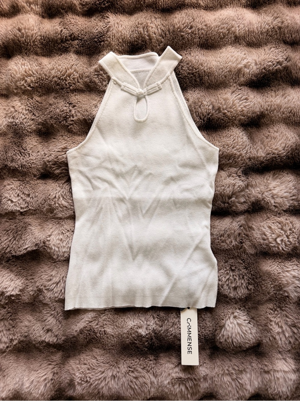 Commense Ivory Ribbed Keyhole Halter Tank - Picture 5 of 5